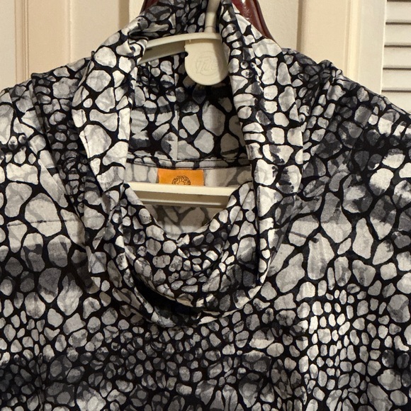 Ruby Rd. Monochrome Textured Tunic - Picture 2 of 4